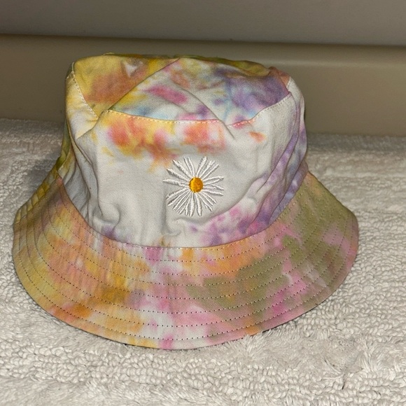 Daisy Tie-Dye Bucket Summer Hat - Picture 1 of 6